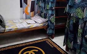 Estrelle Orange House - Backpackers Hub
