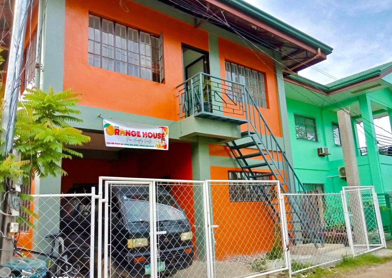 Appartement Estrelle Orange House - Backpackers Hub à Puerto Princesa Extérieur photo
