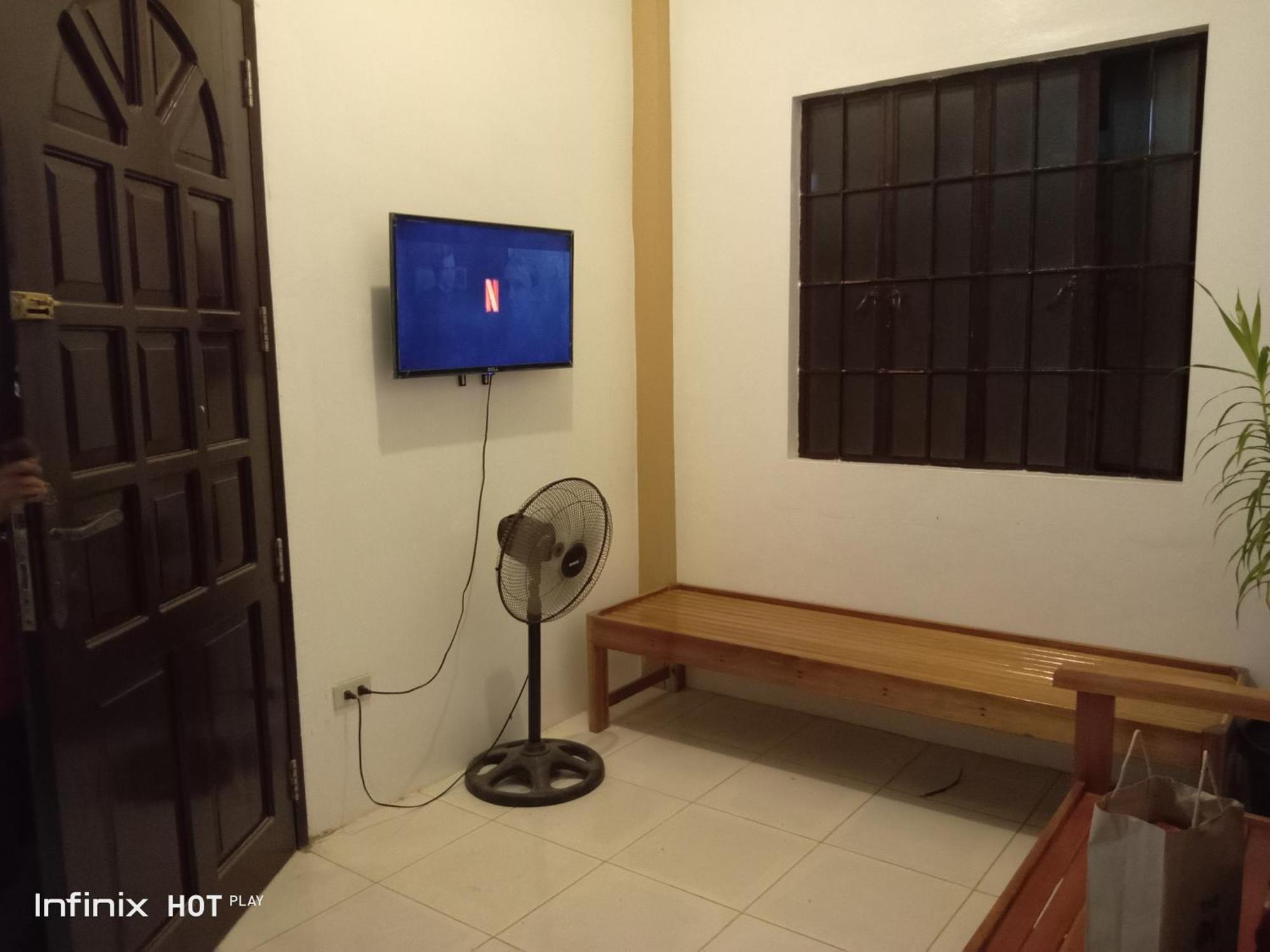 Appartement Estrelle Orange House - Backpackers Hub à Puerto Princesa Extérieur photo