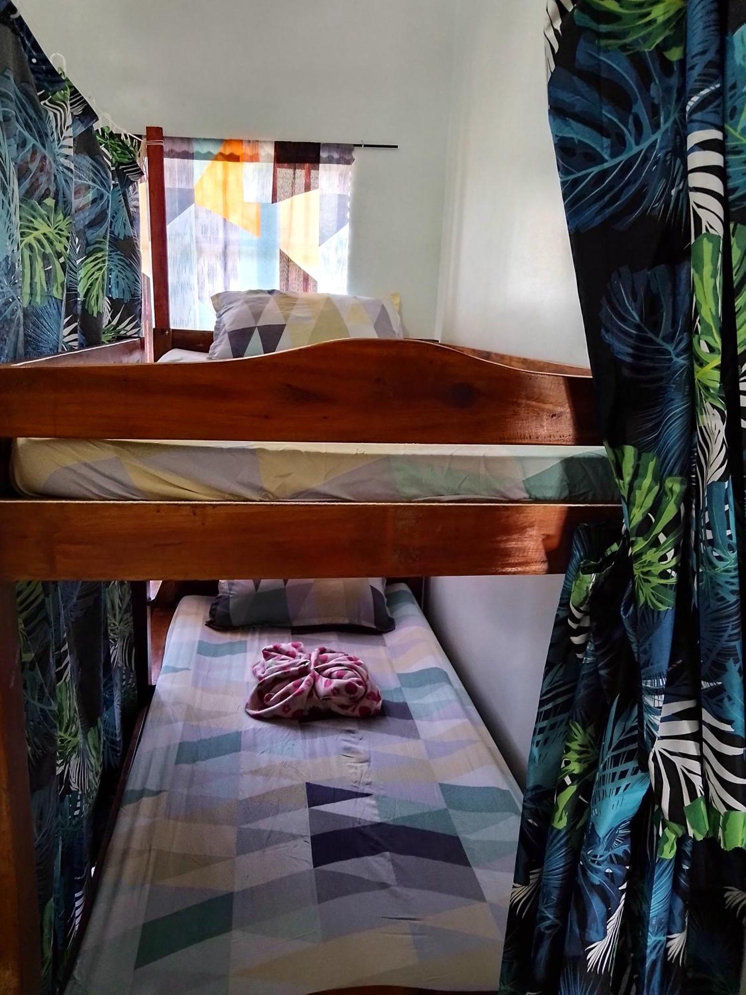Appartement Estrelle Orange House - Backpackers Hub à Puerto Princesa Extérieur photo