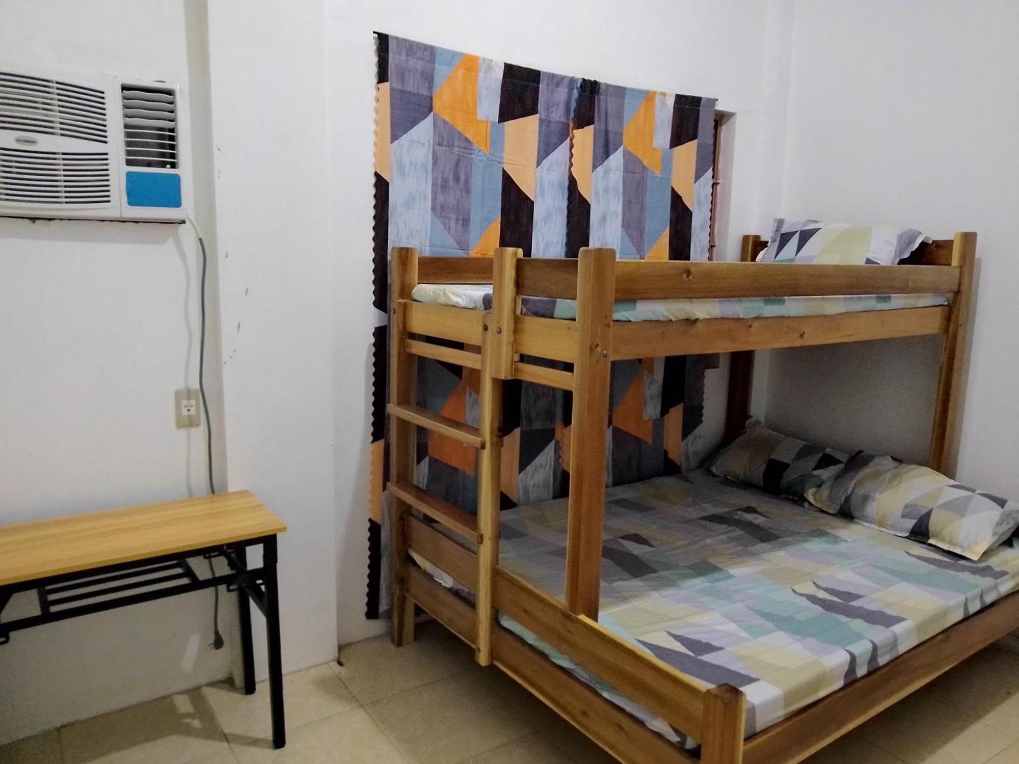 Appartement Estrelle Orange House - Backpackers Hub à Puerto Princesa Extérieur photo