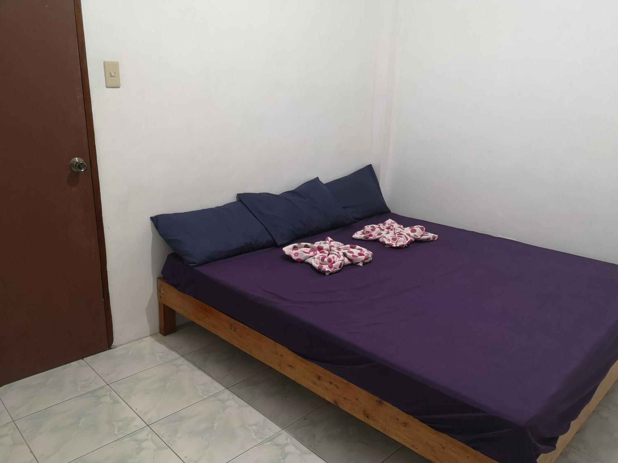 Appartement Estrelle Orange House - Backpackers Hub à Puerto Princesa Extérieur photo