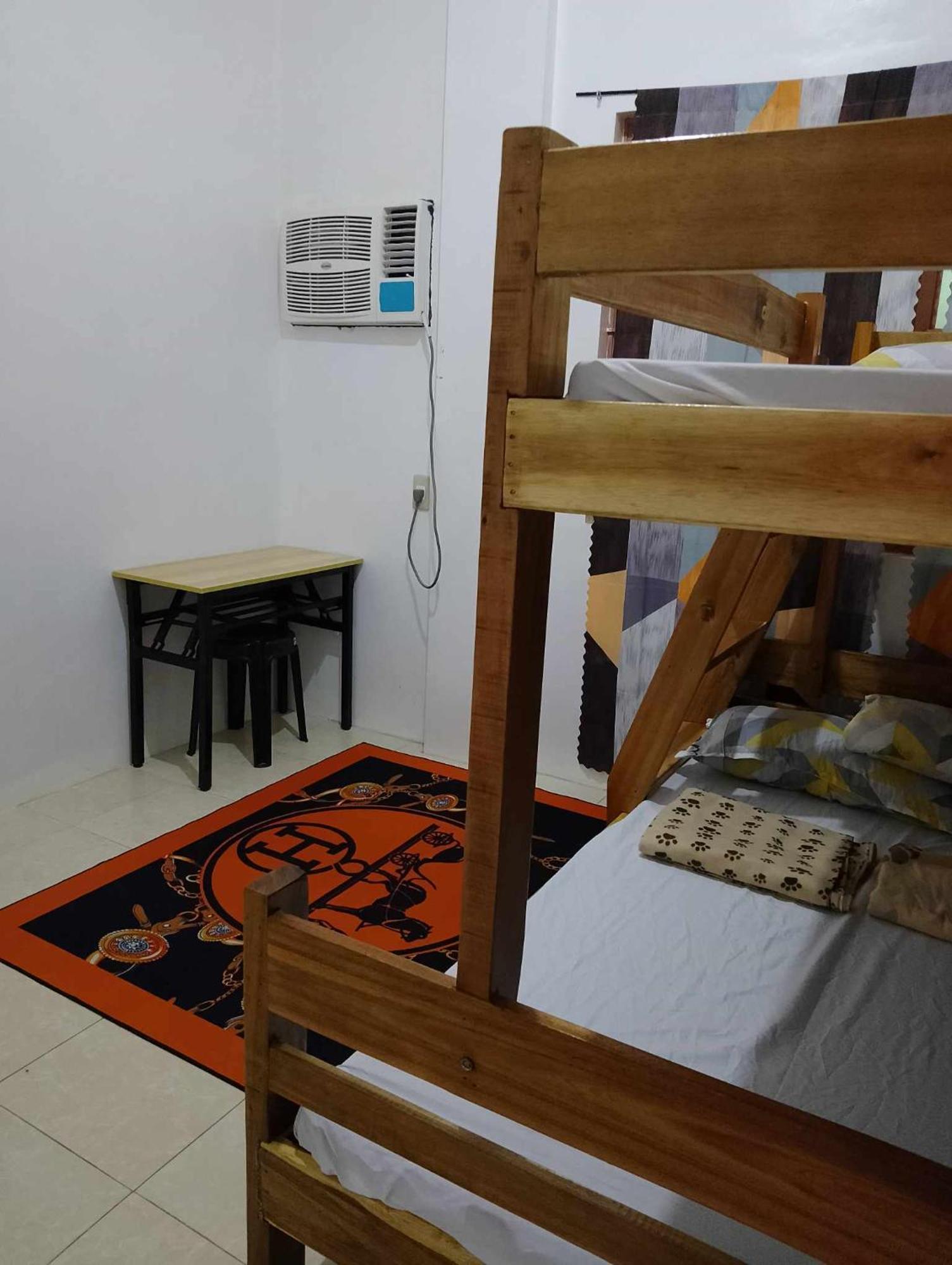 Appartement Estrelle Orange House - Backpackers Hub à Puerto Princesa Extérieur photo