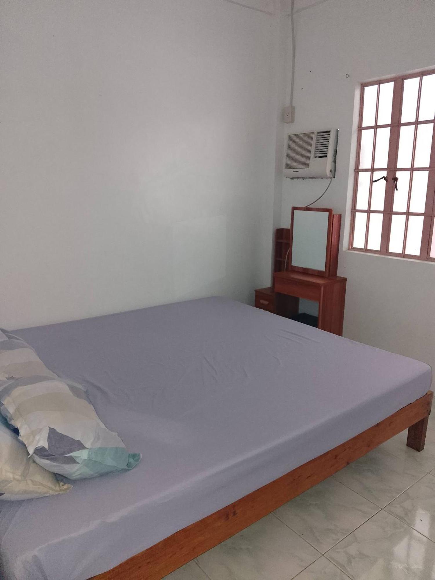 Appartement Estrelle Orange House - Backpackers Hub à Puerto Princesa Extérieur photo