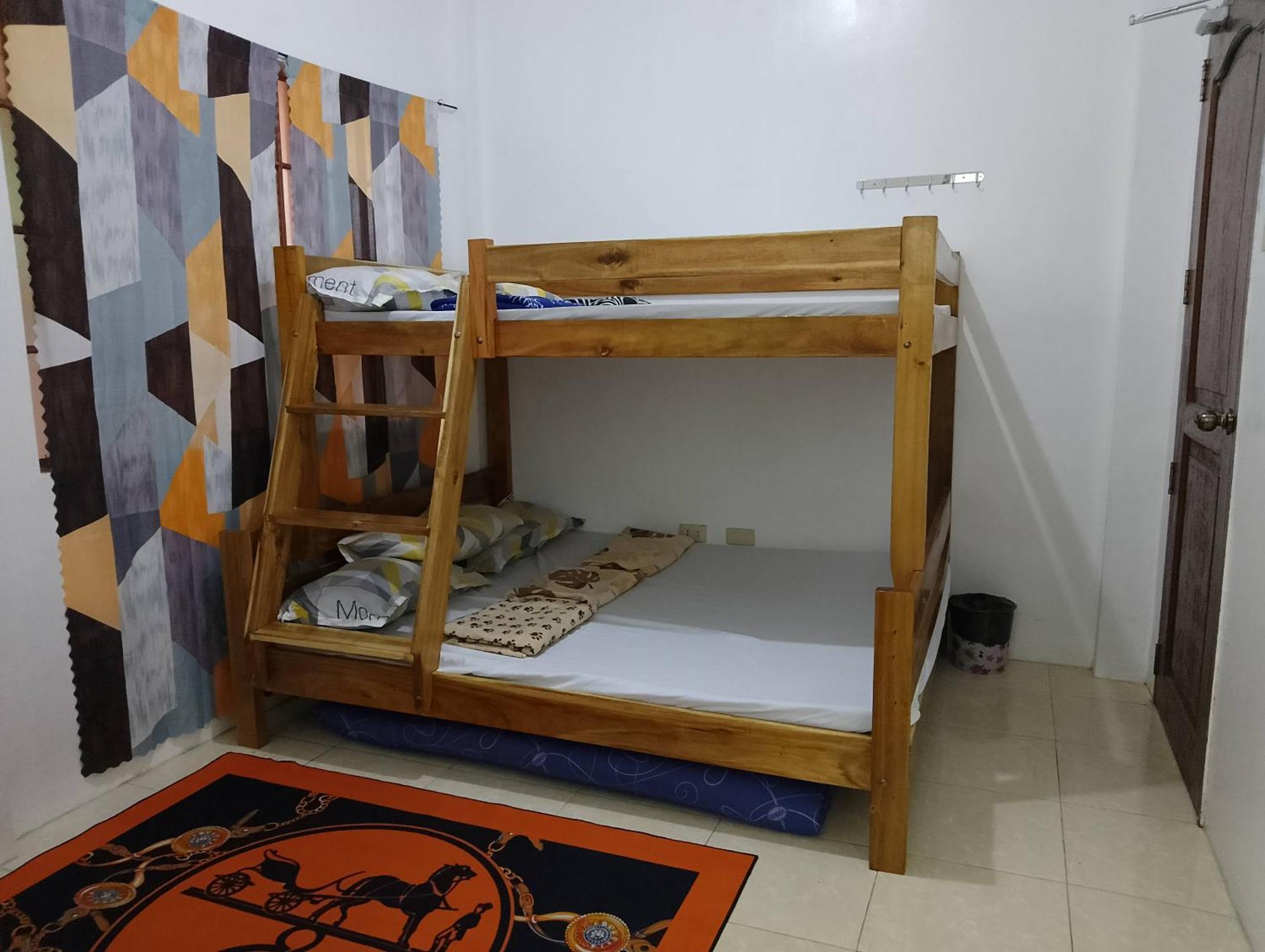 Appartement Estrelle Orange House - Backpackers Hub à Puerto Princesa Extérieur photo