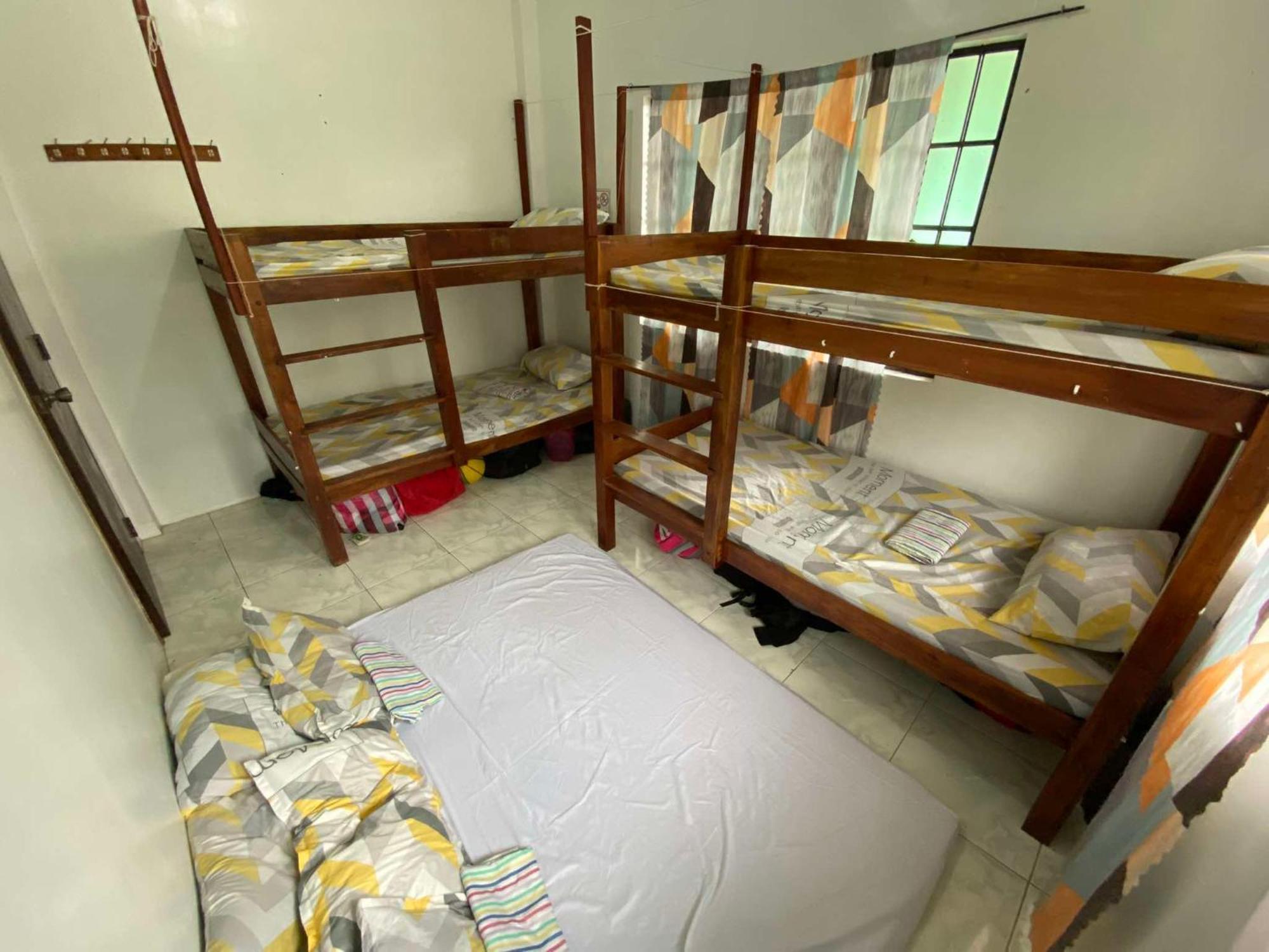 Appartement Estrelle Orange House - Backpackers Hub à Puerto Princesa Extérieur photo