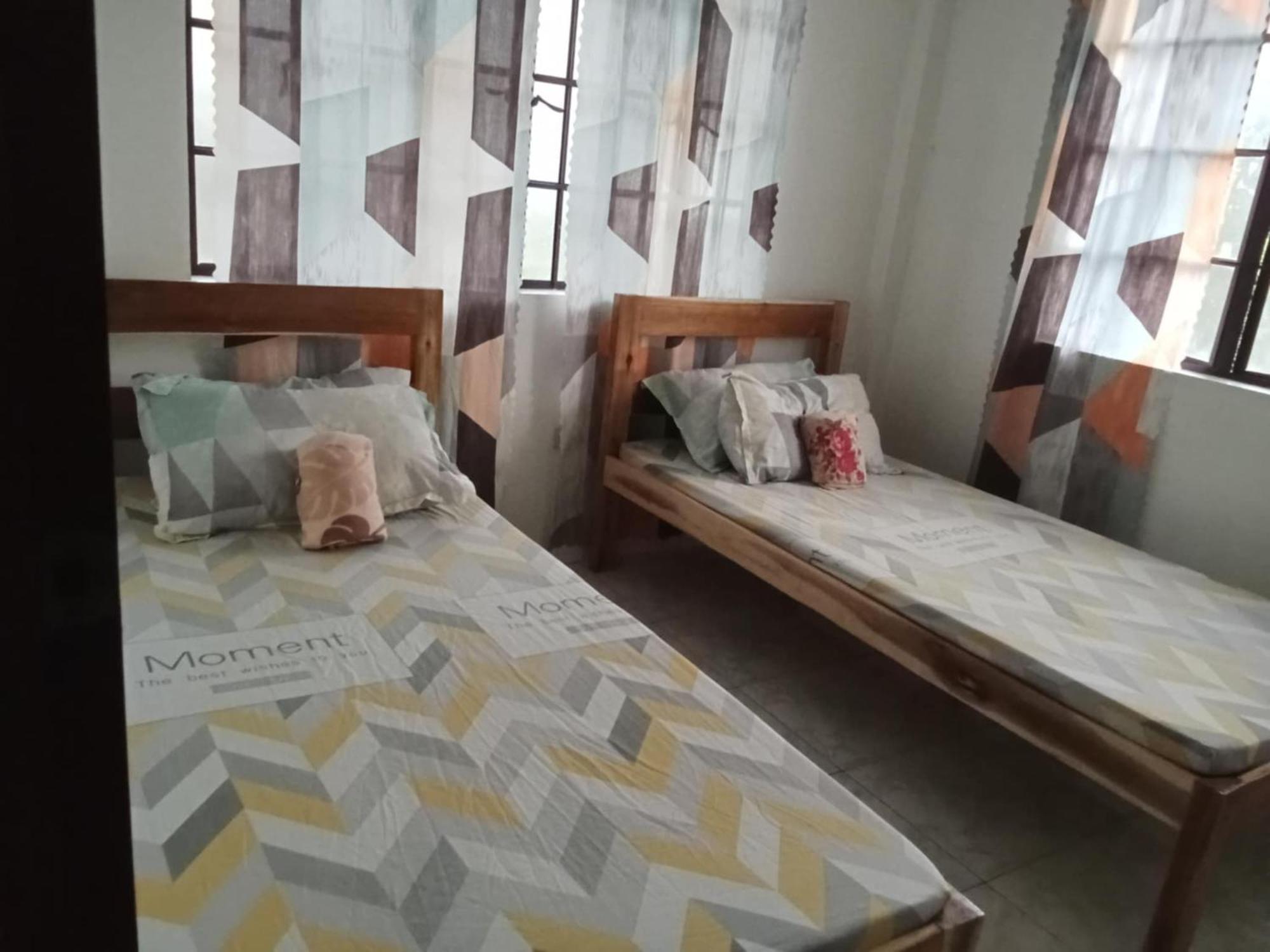 Appartement Estrelle Orange House - Backpackers Hub à Puerto Princesa Extérieur photo